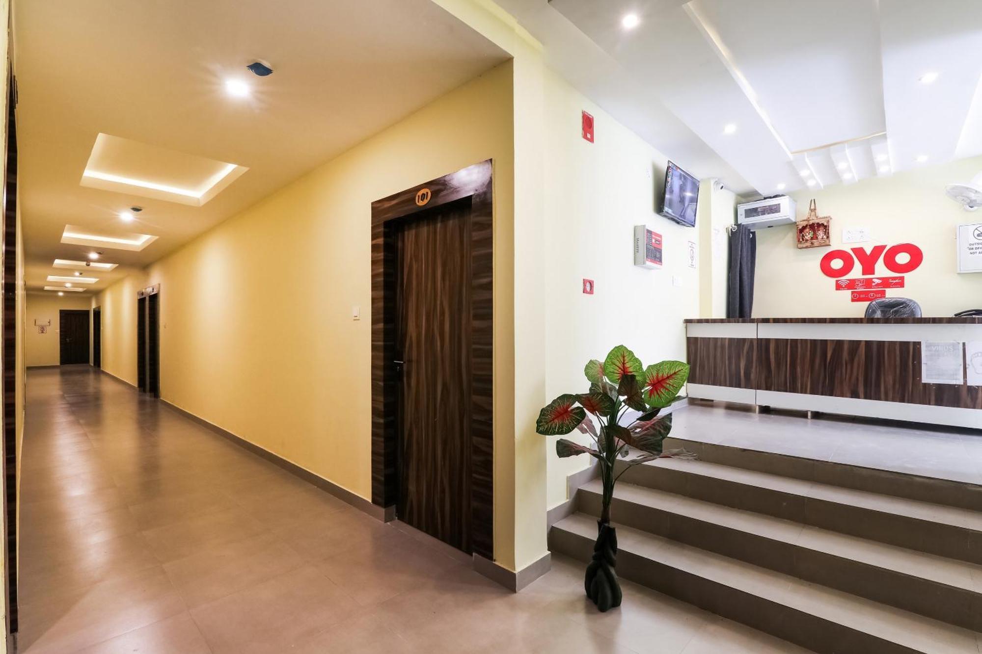 Collection O Sr Inn Chinhat Екстериор снимка