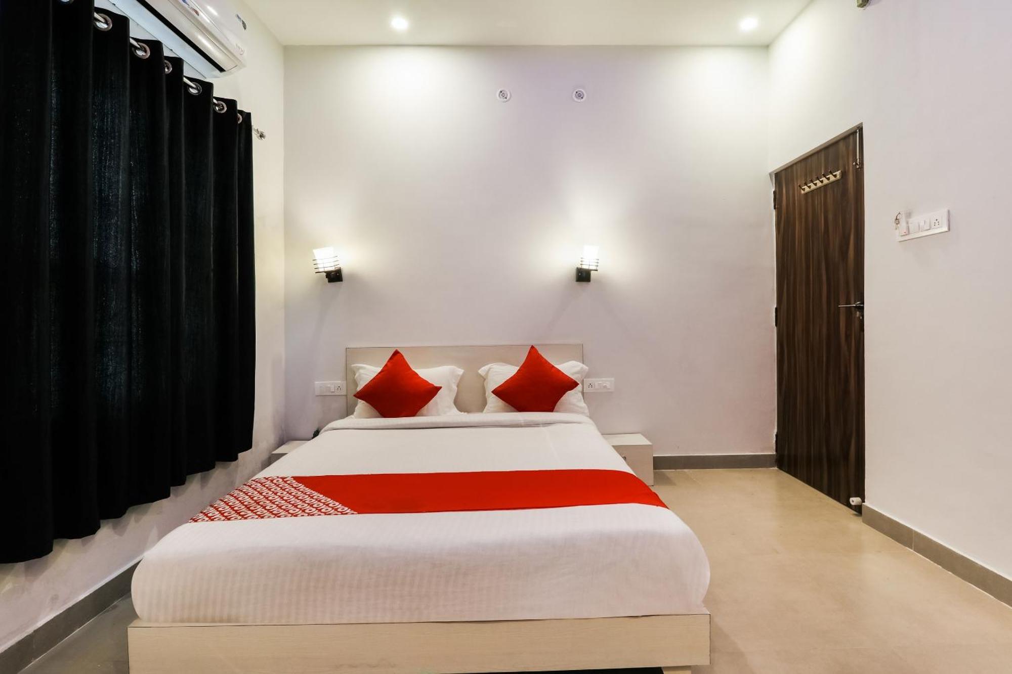 Collection O Sr Inn Chinhat Екстериор снимка