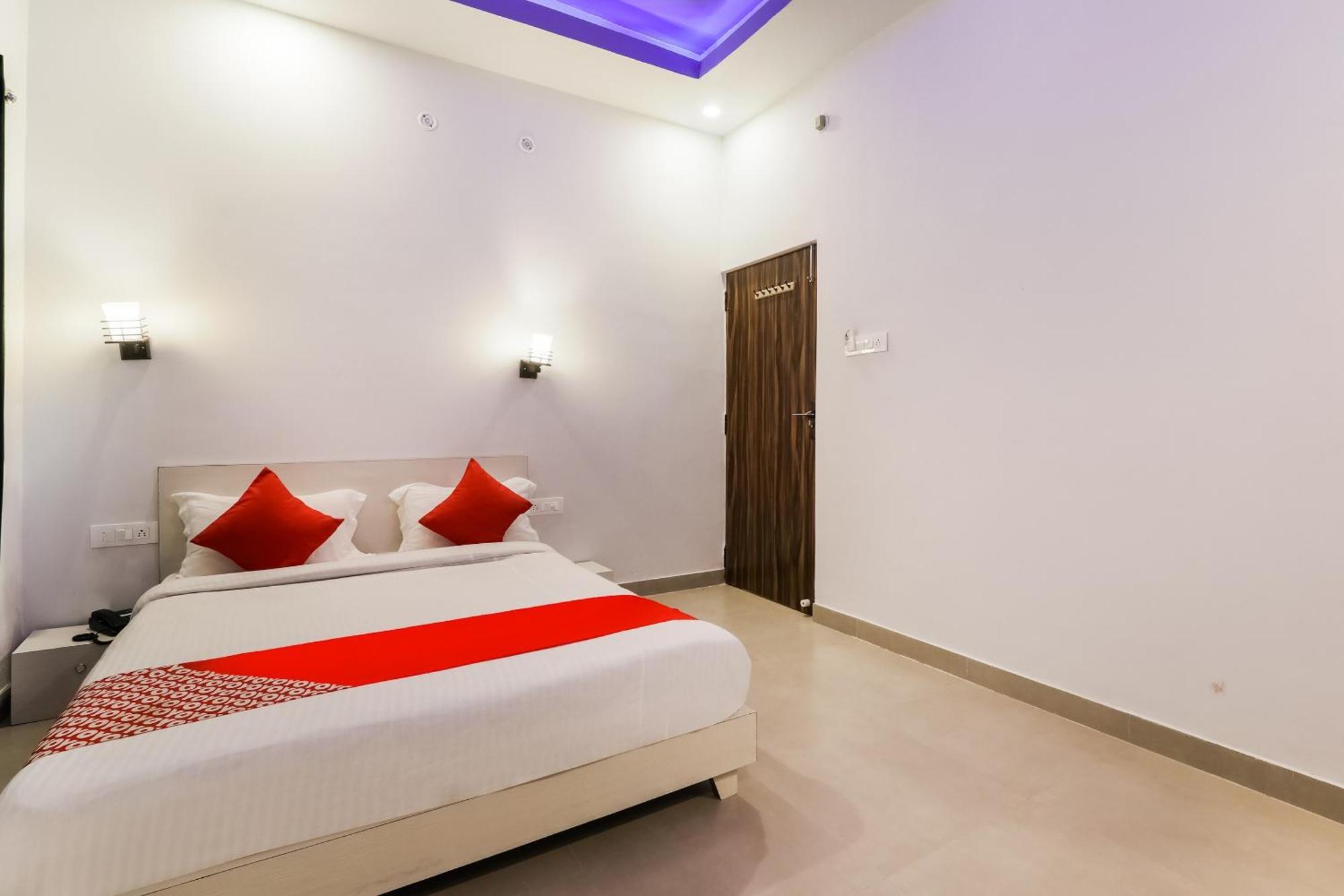 Collection O Sr Inn Chinhat Екстериор снимка