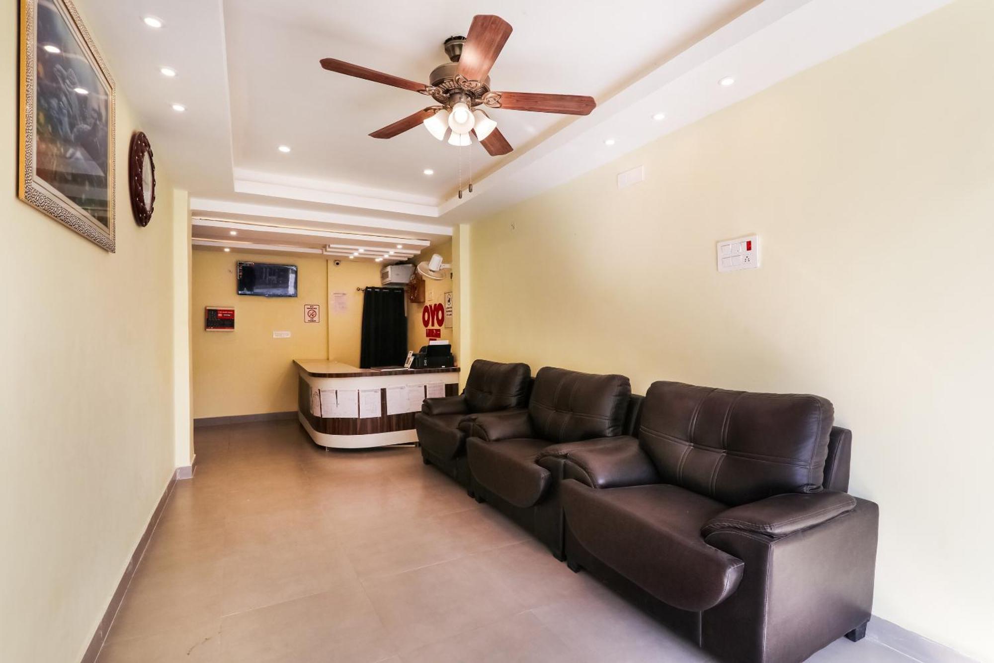 Collection O Sr Inn Chinhat Екстериор снимка
